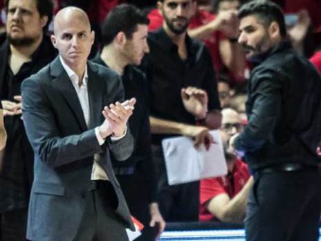 שמח מאוד מההעפלה. פרנקו (עודד קרני)