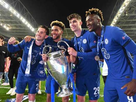 אחד מתוך שני גביעי ליגת האלופות שזכה אברמוביץ' (GETTY)