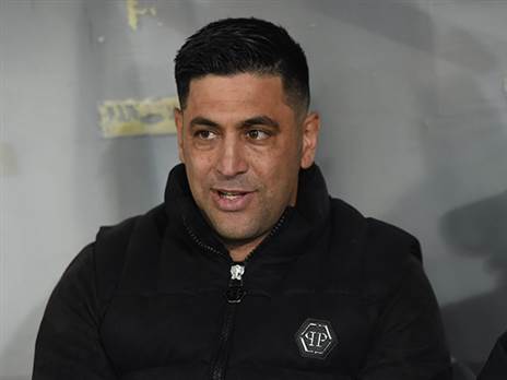 הכל מתחבר לו (ברני ארדוב)