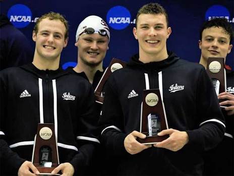 פרנקל על הפודיום. צילום: אוניברסיטת אינדיאנה