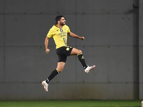 חשש שקרא את הצולבת. עזרא (ברני ארדוב)