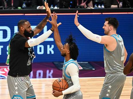 "השחקן האהוב עליי!". לברון ודונצ'יץ' (GETTY)