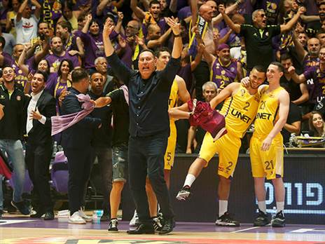 גיא גודס חוגג (אלן שיבר)