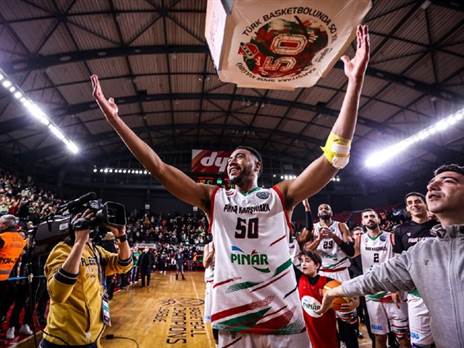 קולסון. עבר מסע (FIBA)