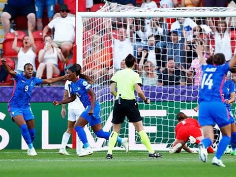 פתיחה נפלאה לנבחרת צרפת (Getty)