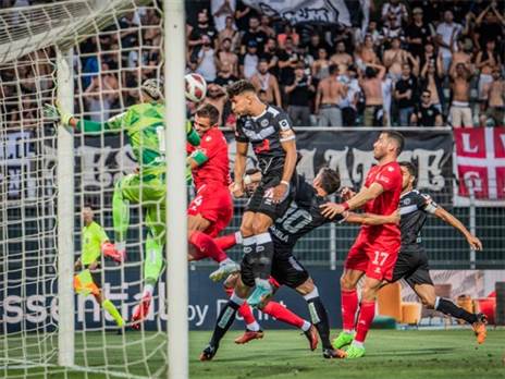 ויטור נוגח. נקווה לשקט (האתר הרשמי של הפועל ב"ש)