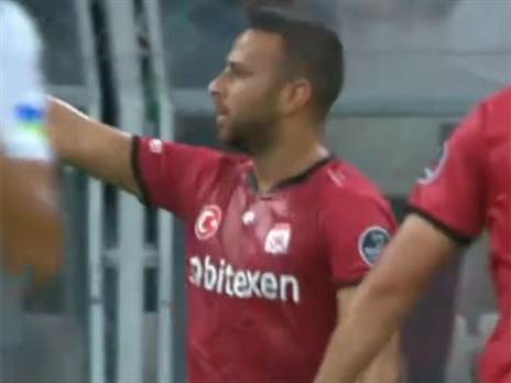 שער אדיר בהופעת הבכורה בטורקיה. סבע