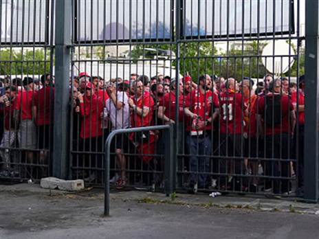 "צריך לטפל באנשים שהיו שם". אוהדי ליברפול בגמר בפריז (Getty)