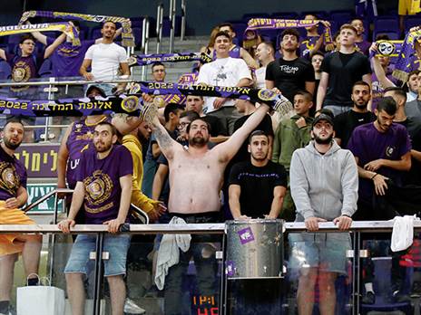 נהנו מערב כדורסל נהדר של קבוצתם. אוהדי חולון (אלן שיבר)