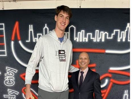 (הטוויטר של צ'אק סווירקי)