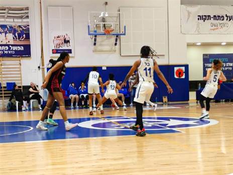 ניצחון ראשון לפ''ת בעונה(קרדיט: מנהלת ליגת העל לנשים בכדורסל)