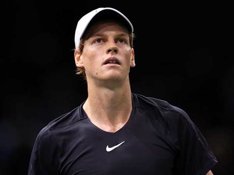 יאניק סינר. גם הוא בחוץ (Photo by Julian Finney/Getty Images)