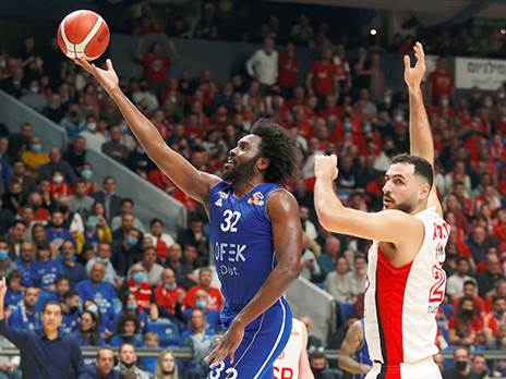 כוח בצבע (אלן שיבר)