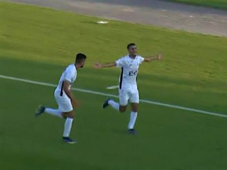 מוביל את טבלת מבקיעי הלאומית. אחמד