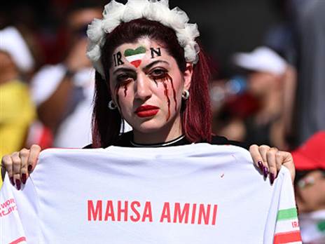 יותר מכדורגל (Lionel Hahn/Getty Images)