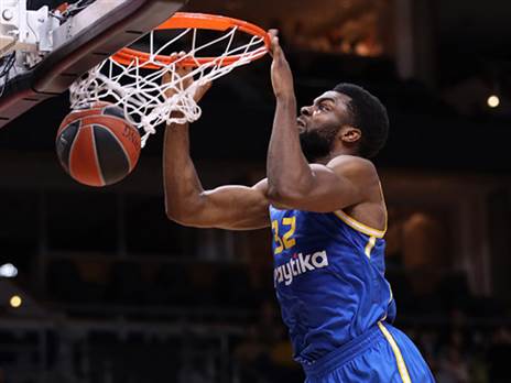 מרכזי בהגנה. ניבו (Getty)