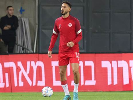 בספק למשחק בדוחא. יחזקאל (דני מרון)