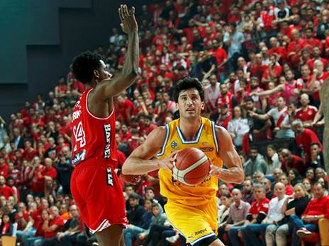 "לא חושב שזה אומר שאנחנו לא עומדים בלחץ". דיברתולומיאו (אלן שיבר)