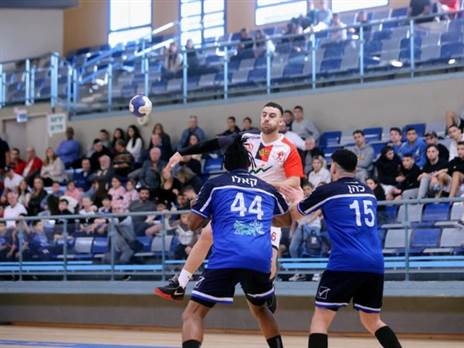 (הדר ואן קולא, איגוד הכדוריד)