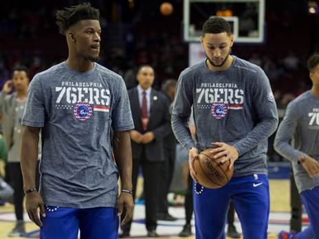 כן, הסיקסרס העדיפו את הבחור מימין על באטלר (Getty)