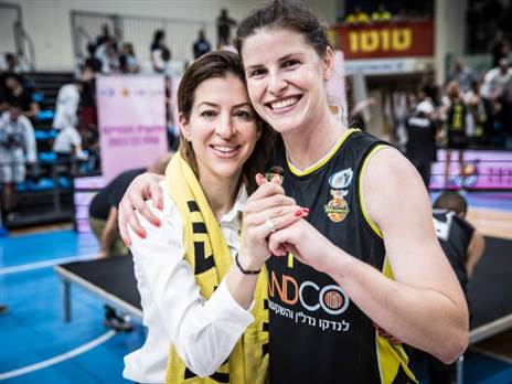 "האם אהיה הראשונה לאמן גברים? לא יודעת" (קרדיט: עודד קרני, מנהלת ליגת העל לנשים בכדורסל)