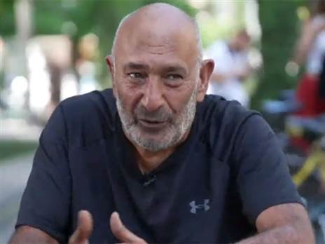 שחור. הפעם הוא לא יהיה ליד השאלטר