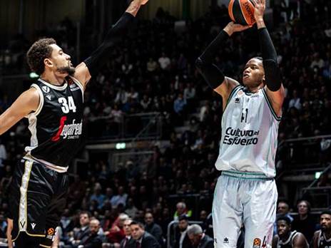 יכול לקלוע, לא זורק הרבה (GETTY)