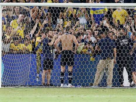 פרץ נפרד מהאוהדים (אלן שיבר)