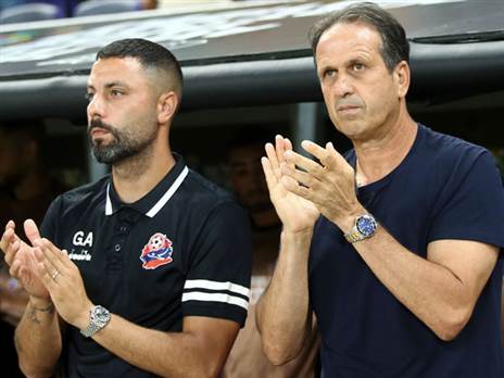 מרוצה מהקבוצה שלו. לוי (אלן שיבר)