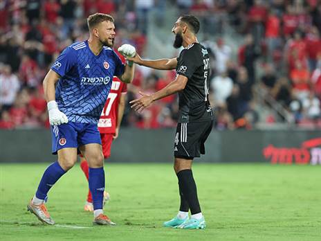 "נתתי לו חיבוק ונשיקה". זובאס (צילום: לירון מולדובן)