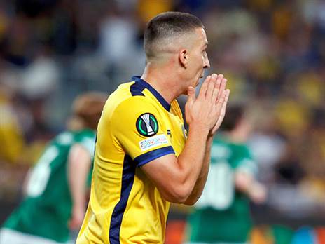 צפוי להמתין על הספסל (אלן שיבר)