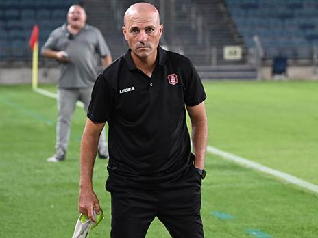 לא שמח כשהוא לא מנצח. אריה (ברני ארדוב)