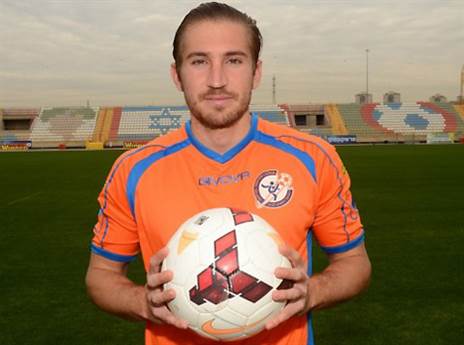 גל ספיר. "היה קורבן"