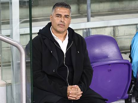 יעלה במערך של שלושה בלמים, סילבס (אלן שיבר)