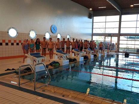 שחייני הנגב בבריכה | צילום: אמיר כהן