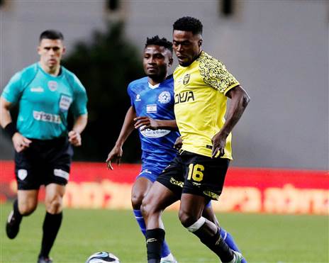 הפציעה לא חמורה. סורו (צילום: אלן שיבר)