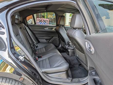 המרווח מאחור סביר בלבד, ולא יותר מזה