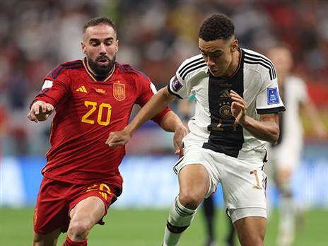 מוסיאלה וקרבחאל. נראה עוד משחק שוויוני? (Richard Heathcote/Getty Images)