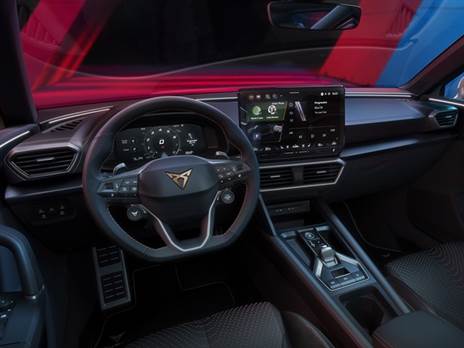 מולטימדיה גדולה יותר, ועדכוני אבזור בגרסת הכניסה