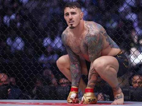 ממתין בצד. אספינול (GETTY)