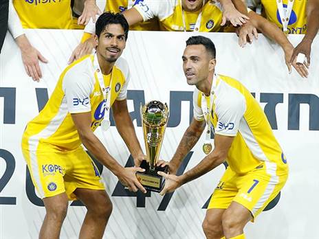 ומכבי ת“א התפנתה לחגיגות (צילום: אלן שיבר)