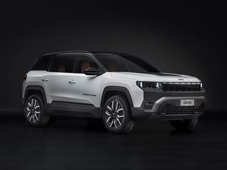 אח לפיג`ו 3008, אופל גרנדלנד וסיטרואן C5 איירקרוס - אבל עם אופי משלו