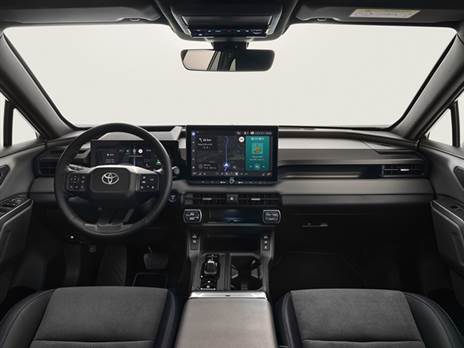 אווירה קשוחה גם בפנים ומערכת מולטימדיה עם אפשרויות התאמה אישית