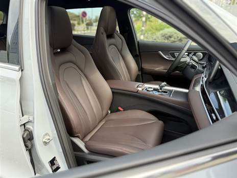 תנוחת הישיבה גבוהה, אבל ההגה לא יוצא מספיק לכיוון הנהג