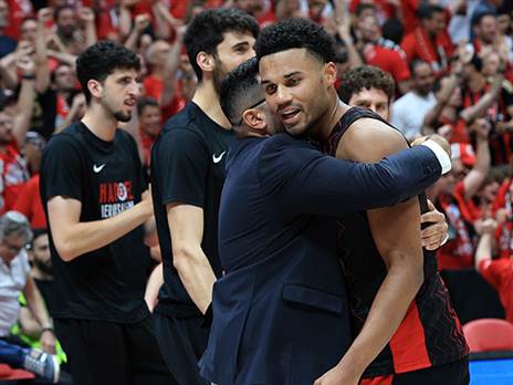 סמית`, ימשיך לעונה שנייה בבירה? (אלן שיבר)