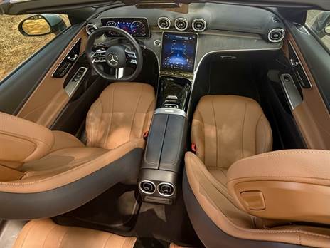 אווירה יוקרתית בתוספת משב רוח טבעי ואפילו תוכלו לשכן שני חברים מאחור