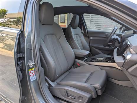 המושבים הספורטיביים תומכים ונוחים יותר מאלו הרגילים שבה-A5