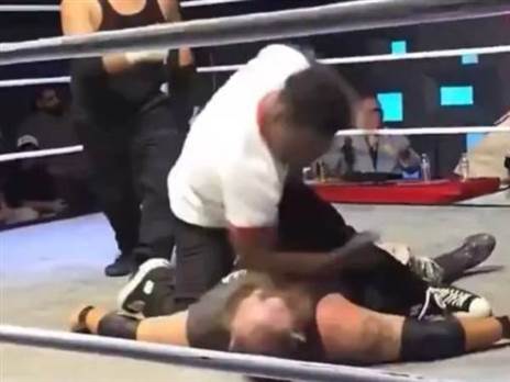 22 אגרופים לאדם מחוסר הכרה