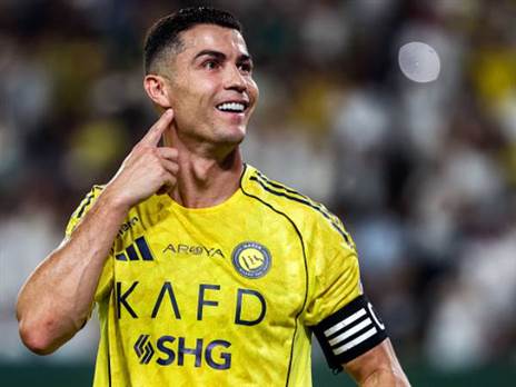 המיליארדר הראשון מהכדורגל. רונאלדו (GETTY)