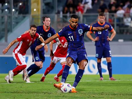 גאקפו. כבש פעמיים מהנקודה הלבנה (Photo by Molly Darlington - UEFA/UEFA via Getty Images)